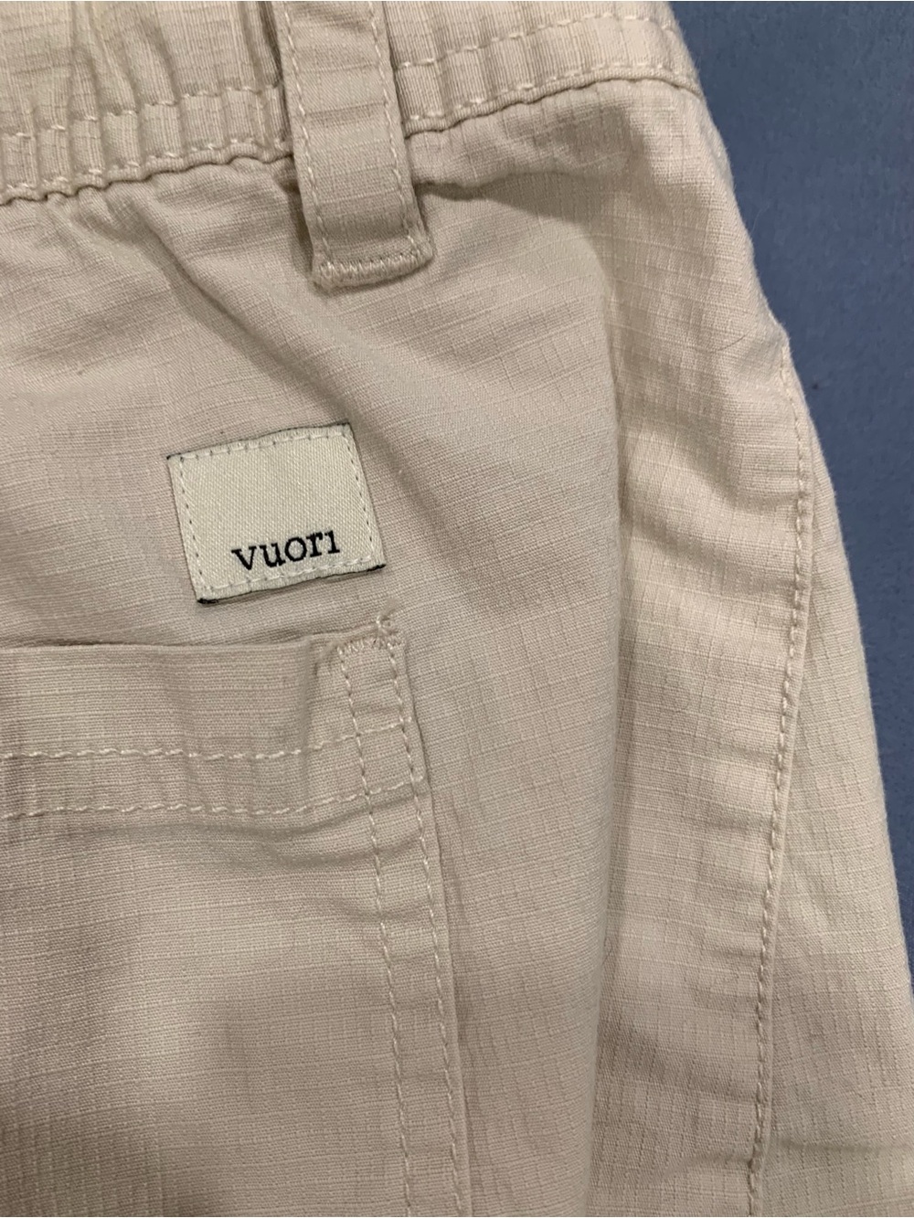 Vuori Cream Cargo Button-Pocket Shorts - Picture 3 of 5